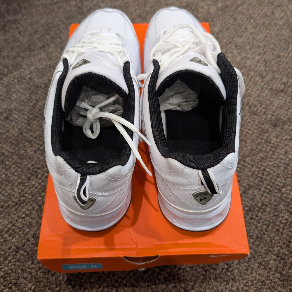 Nike White and Black Athletic Shoes - Picture 4 of 7